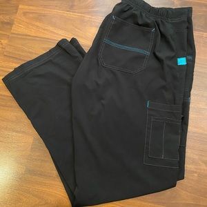 Women’s Carhartt scrubs